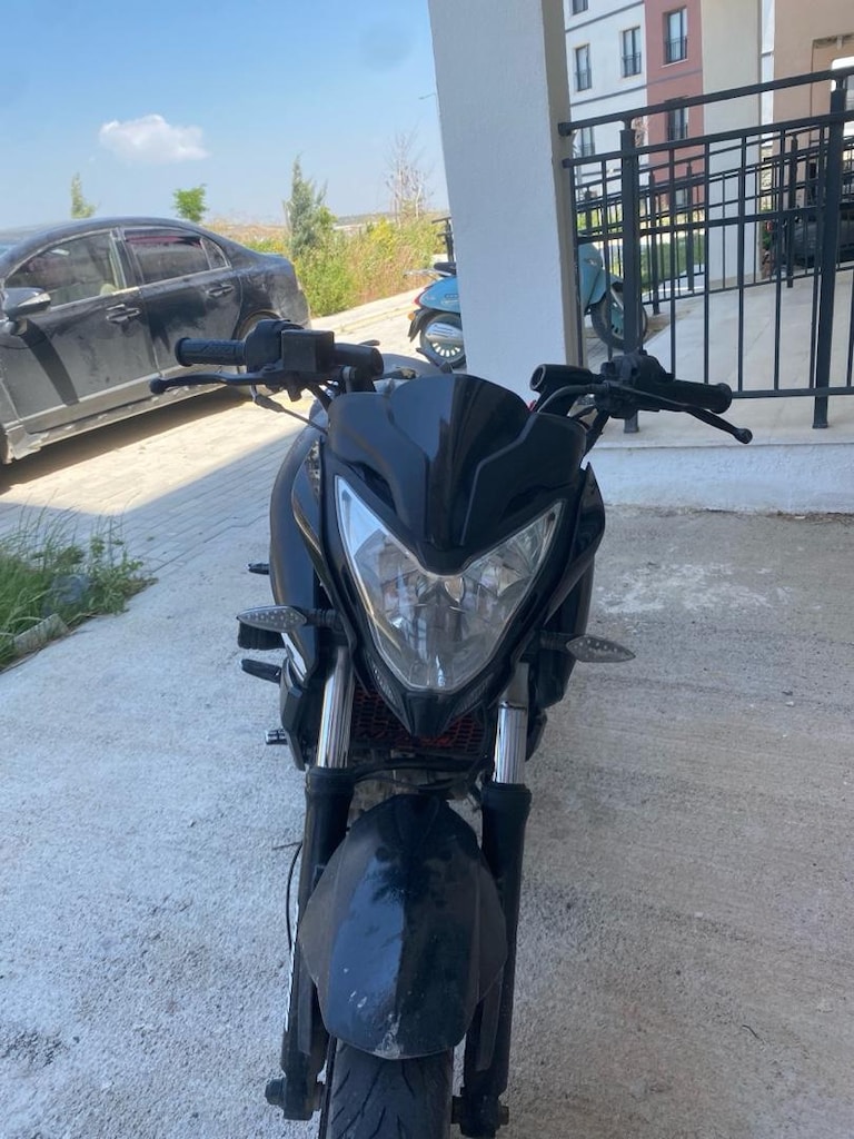 BAJAJ PULSAR NS200