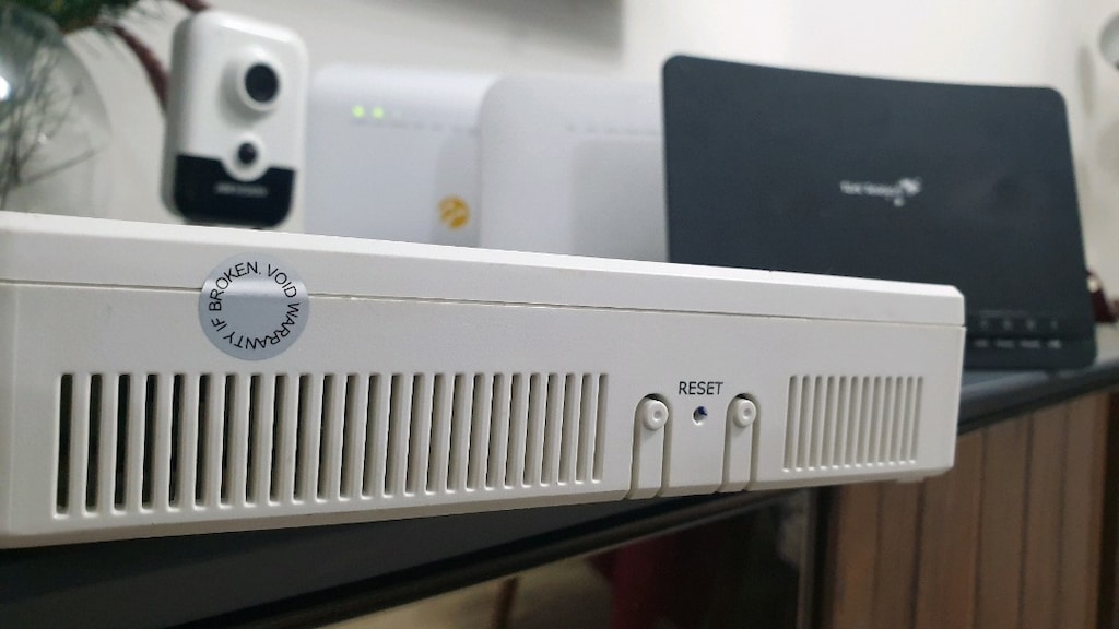 Tr de Tek Ericsson T076G Router Modem Gpon - 5