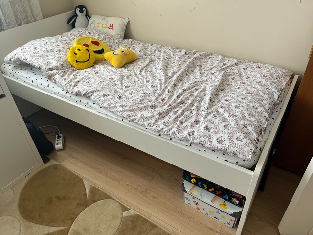 IKEA Tek kişilik karyola, beyaz, 90x200 cm (Çok temiz)