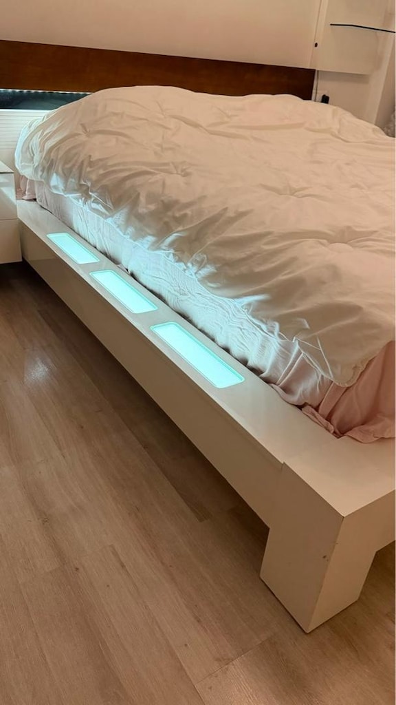 Led aydınlatmalı yatak mobilyası - 2