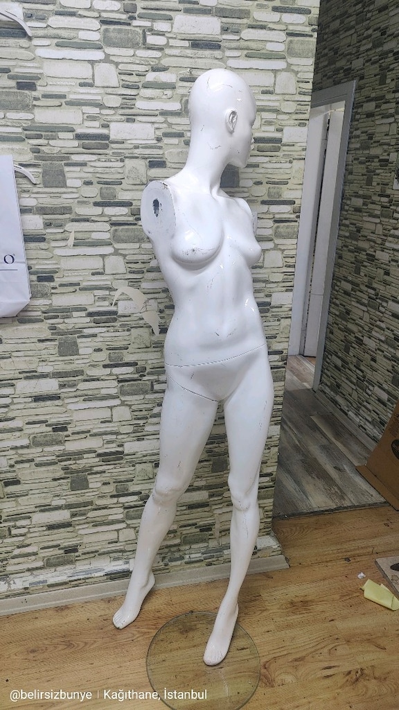 Vitrin Mankeni