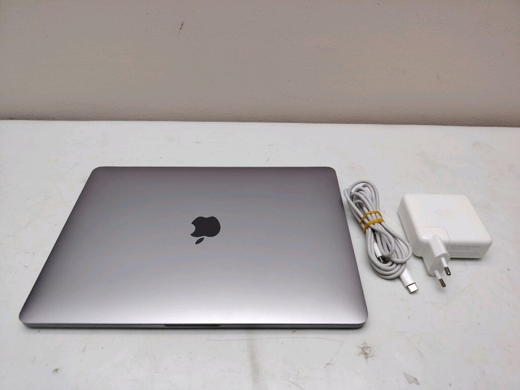 MacBook pro 2017 İ5 ÇİP İŞLEMCİ - 9