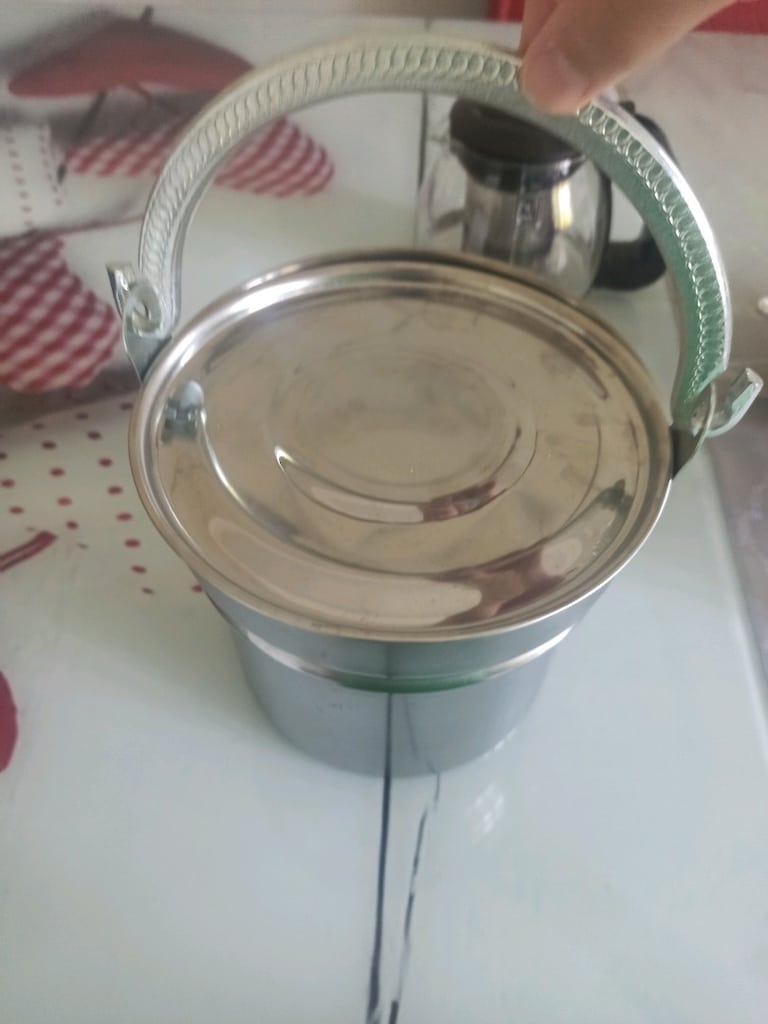 çeşitli mutfak gereçleri - 8