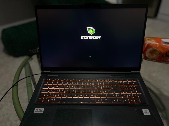 Monster Tulpar T7 V20.3 RTX 3060 – i7 – 16 GB RAM – 17.3” 144 Hz