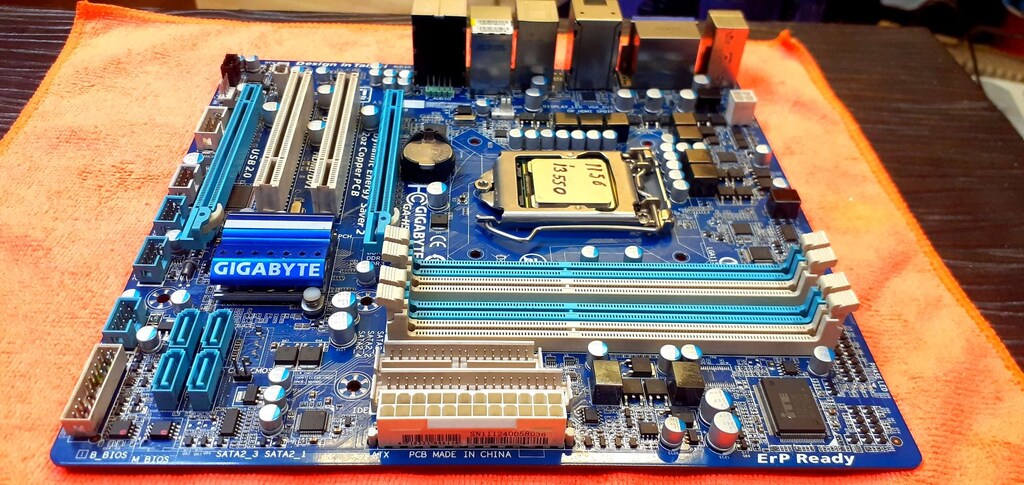 Gigabyte GA-H55M-UD2H LGA 1156 Pin NVMe M.2 SSD BIOS Destekli Anakart - 3