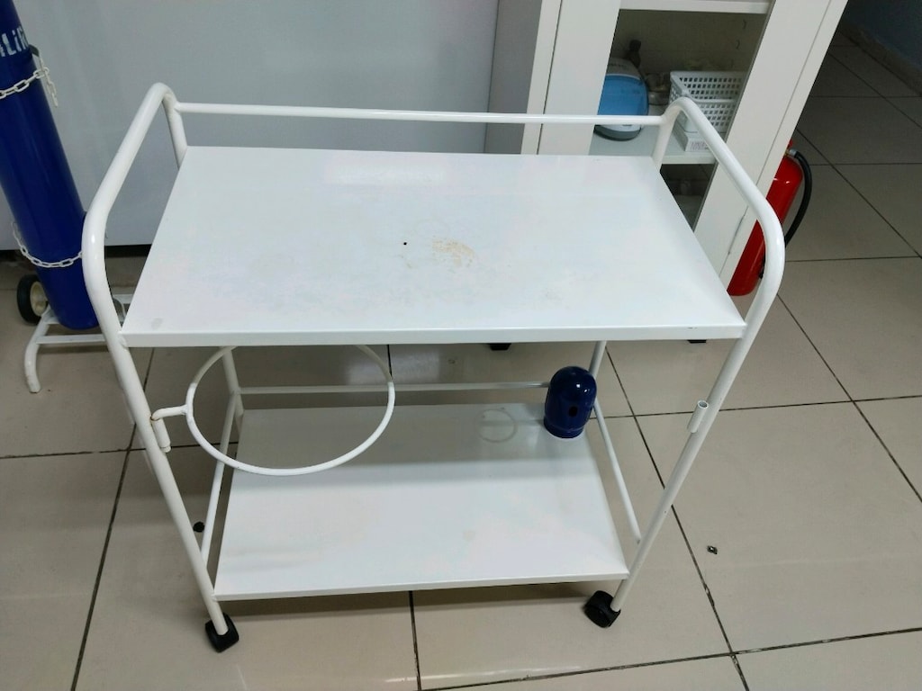 acil satılık pansuman sehpası metal kırık yok - 3