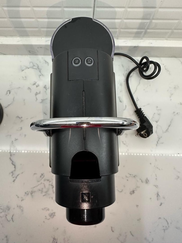 Nespresso C61 Kahve Makinesi + Süt Köpürtücü | Çok Az Kullanıldı - 4
