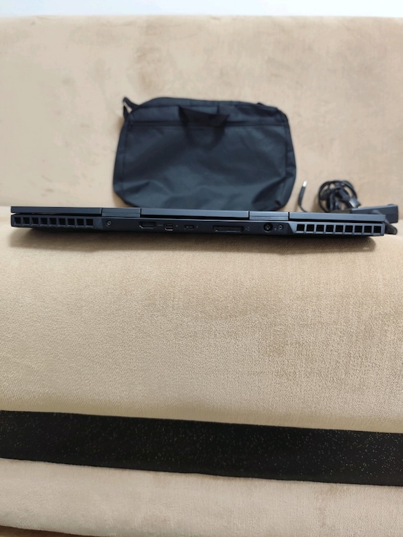 Alienware Gaming - 6 GB RTX 2060 + 16 GB + 512 SSD - İ7 8750H - 11