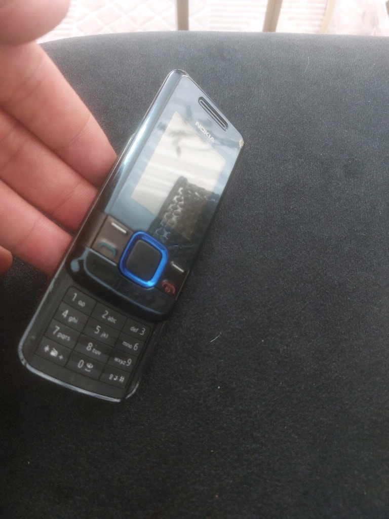 Nokia7100 açmıyor nesi var bilmiyorum - 7