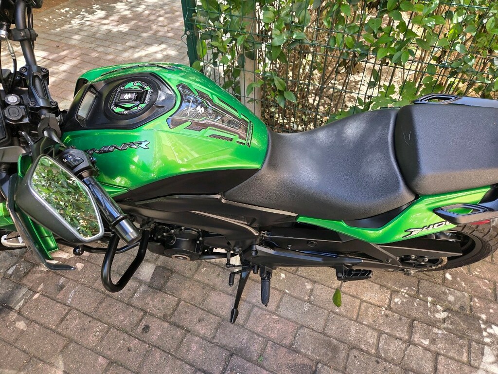 BAJAJ DOMINAR 400 UG 2023 MODEL TEMİZ VE HASARSIZ çantali veya cantasi - 5