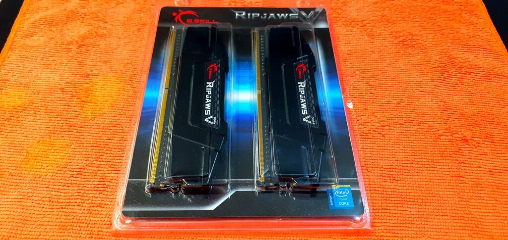 G.Skill Ripjaws V 4000MHz 16GB (2x8) CL18 F4-4000C18D-16GVK DDR4 Ram - 12