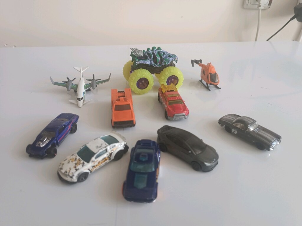 HOTWHEELS - 2