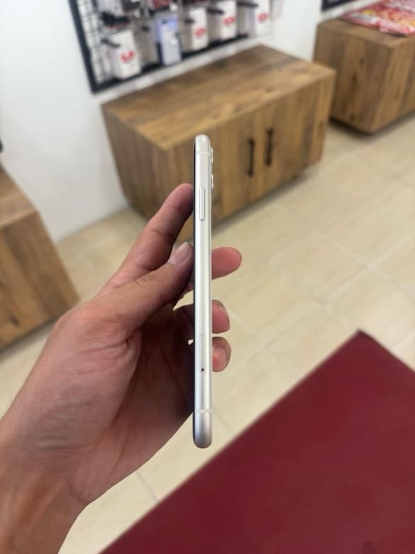 İphone 11 Beyaz 64GB - 4