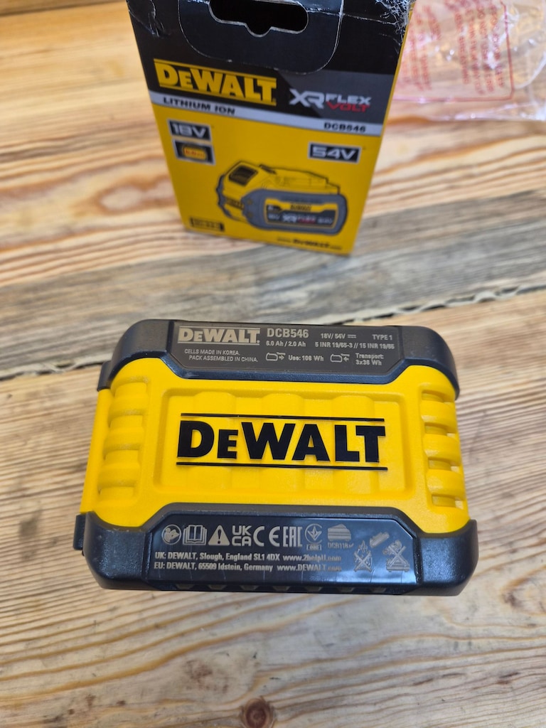 Dewalt DCB546 Flexvolt 6AH Akü - 2