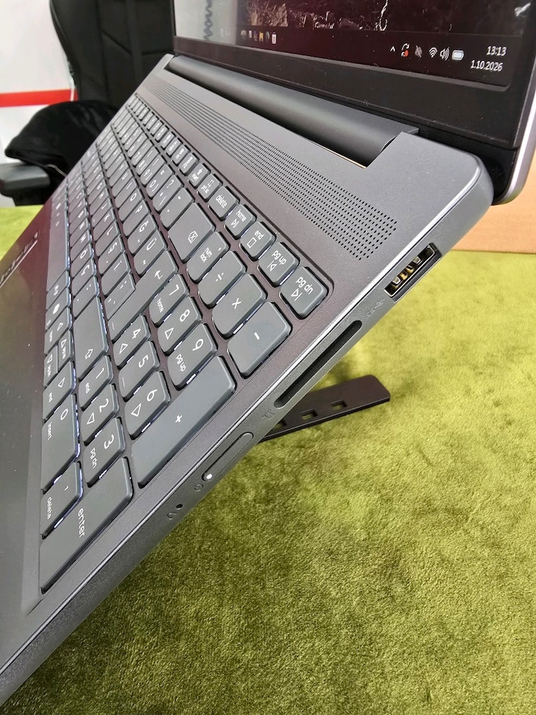 LENOVO IDEAPAD SLIM 3 15ARP10 AMD RYZEN 7 | 8 GB DDR5 | 512 GB M.2 - 15