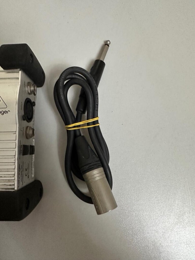 Behringer DI100 Tek Kanallı Aktif DI Box (Batarya/Phantom Power Destek - 9