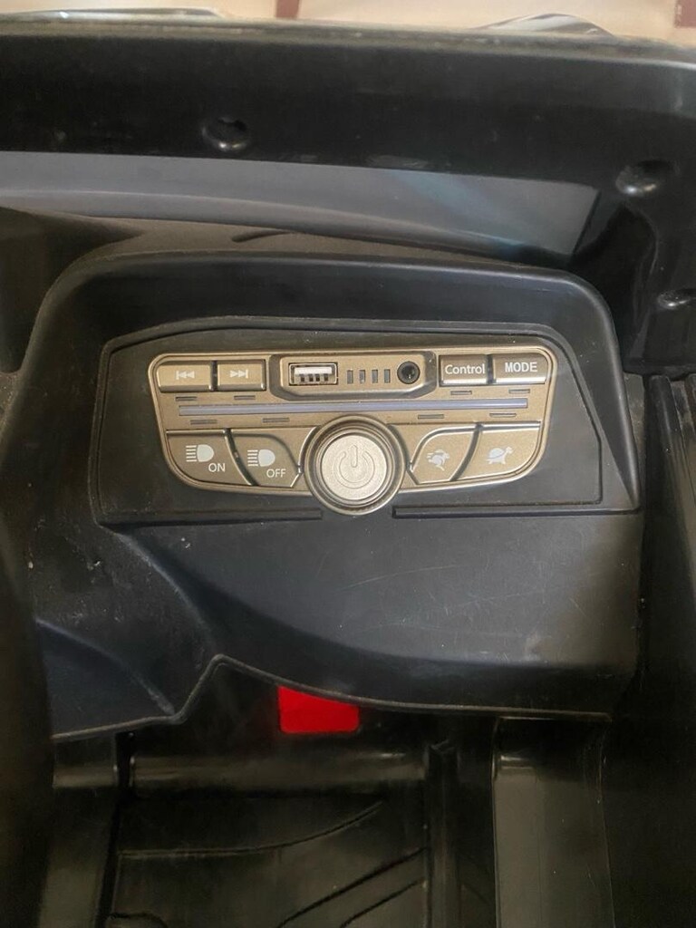 AKÜLÜ ARABA BMW İ8 Modeli - 4