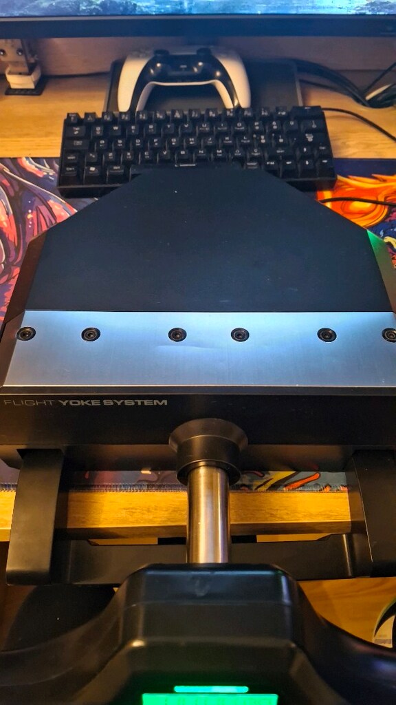 Logitech G Flight Yoke System + Thrustmaster TFRP Rudder Pedal - 4
