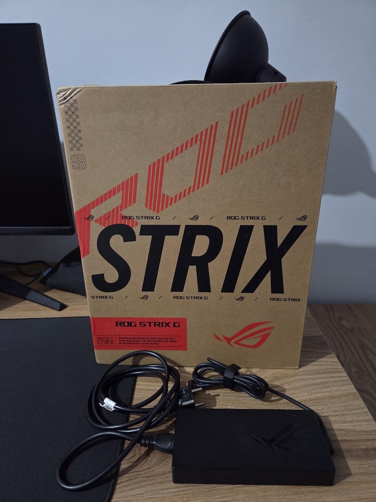 Oyuncu Seti: Asus ROG Strix G16 RTX 4050 + Klavye Kulaklık Mouse - 5