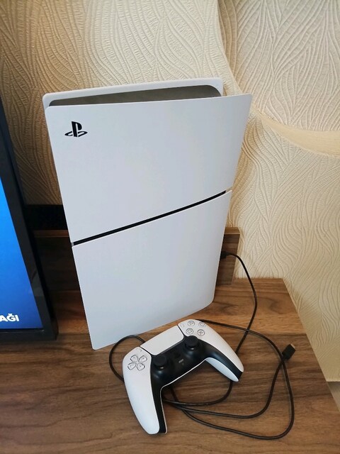 PS5 TEK KOL 1 AYLIK CİHAZ 825GB SLİM