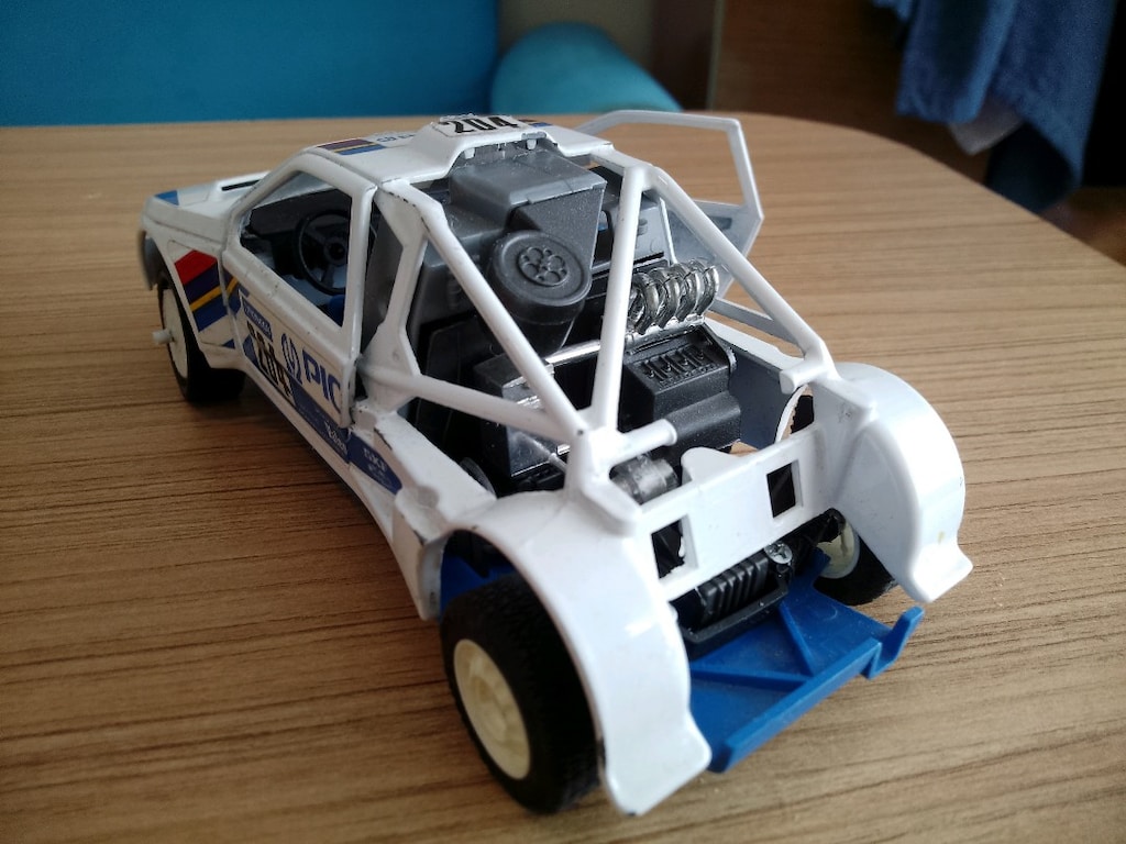1:24 ölçekli Majorette lisanslı Peugeot 405 marka metal Otomobil - 2