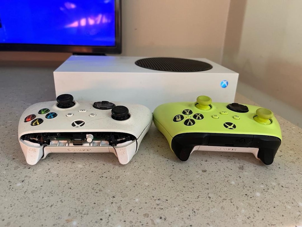 XBOX SERIES S + 2 kol - 4