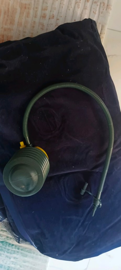 Quechua kamp çadırı ve şişme çift kişilik yatak - 8