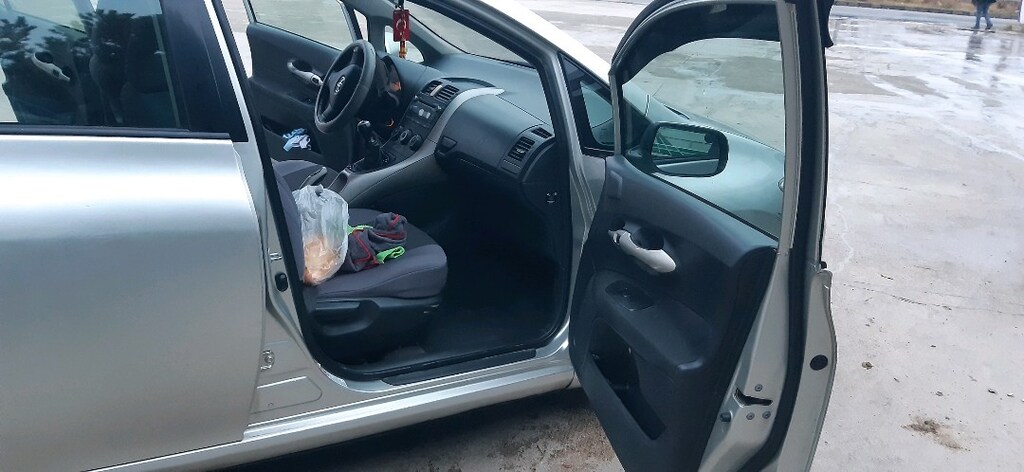 2008 model auris toyota - 7