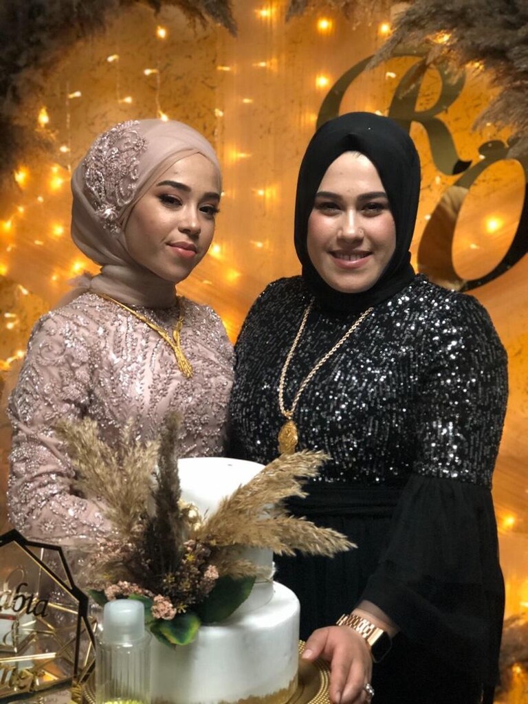 siyah payet elbise