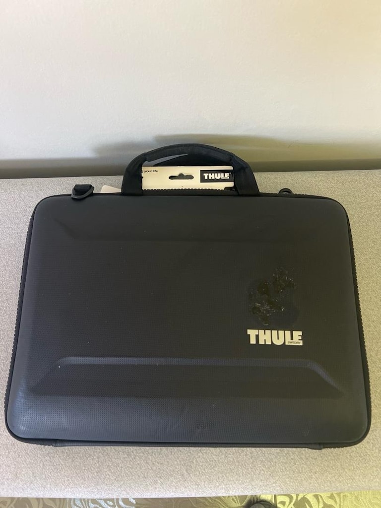 Thule 15.6” MacBook Laptop Çantası Sert Kasa Temiz - 2