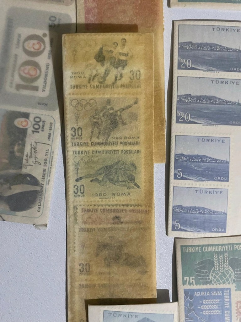 Mükemmel bir şekilde korunmuş Yıpranmış Pul Koleksiyonu - 9