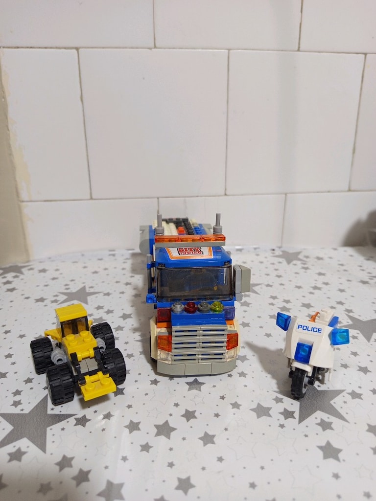 Lego city tow truck polis motorsikleti ve inşaat küçük kamyonu