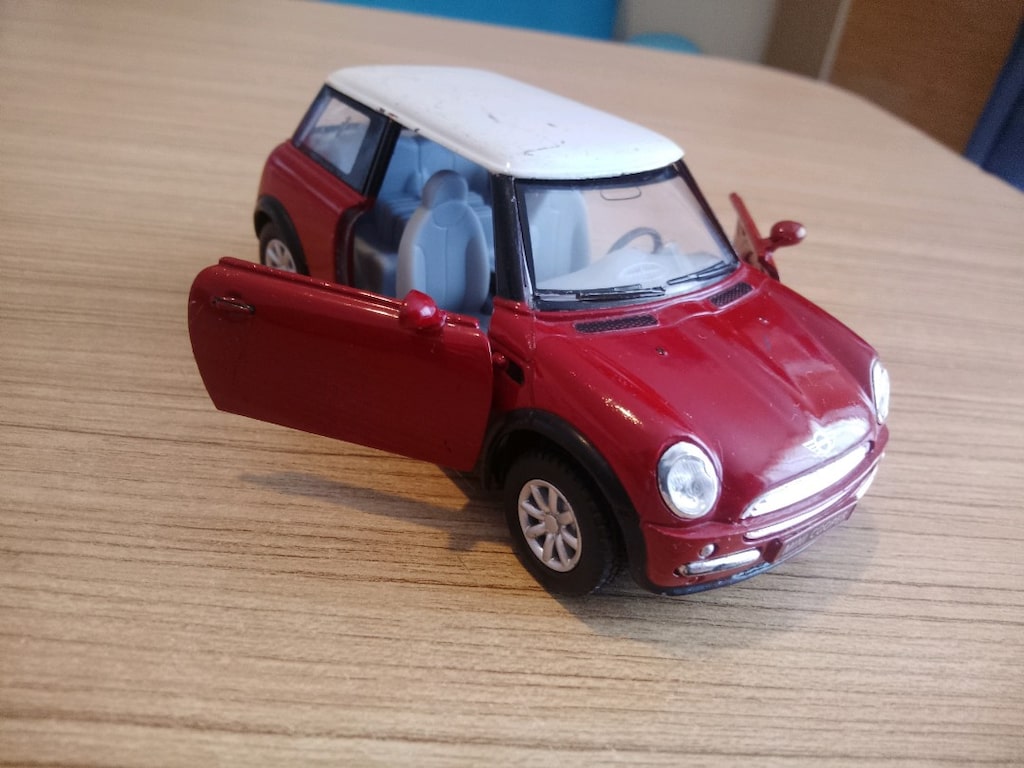 1:28 ölçekli Kinsmart lisanslı Mini Cooper marka otomobil - 3