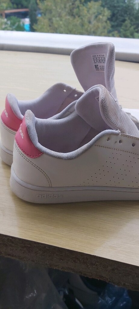 Giyilmiş Orjinal Adidas Yürüyüş ve Spor Ayakkabısı 38,5 Numara - 2