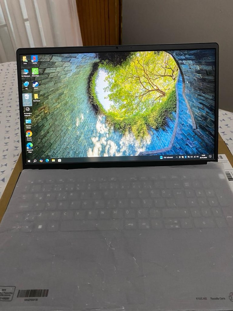 DELL PRO 15 ESSENTIAL i5 13. NESİL – 16 GB RAM – 512 GB SSD – sıfır - 4