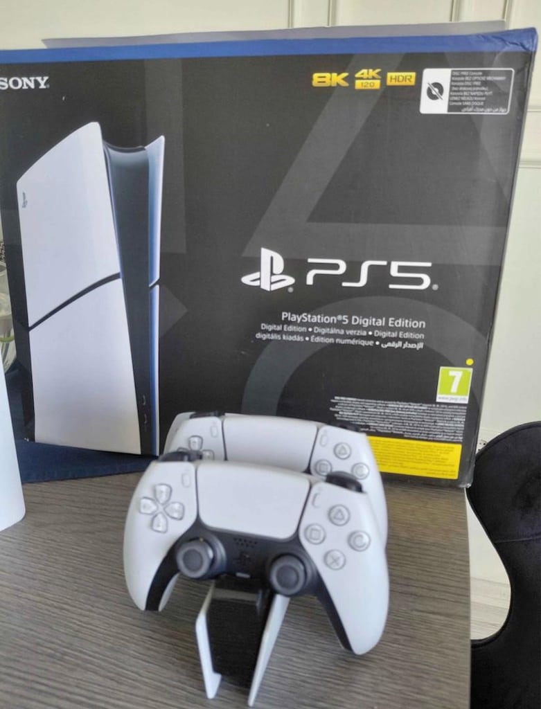 PlayStation 5 Slim - 2