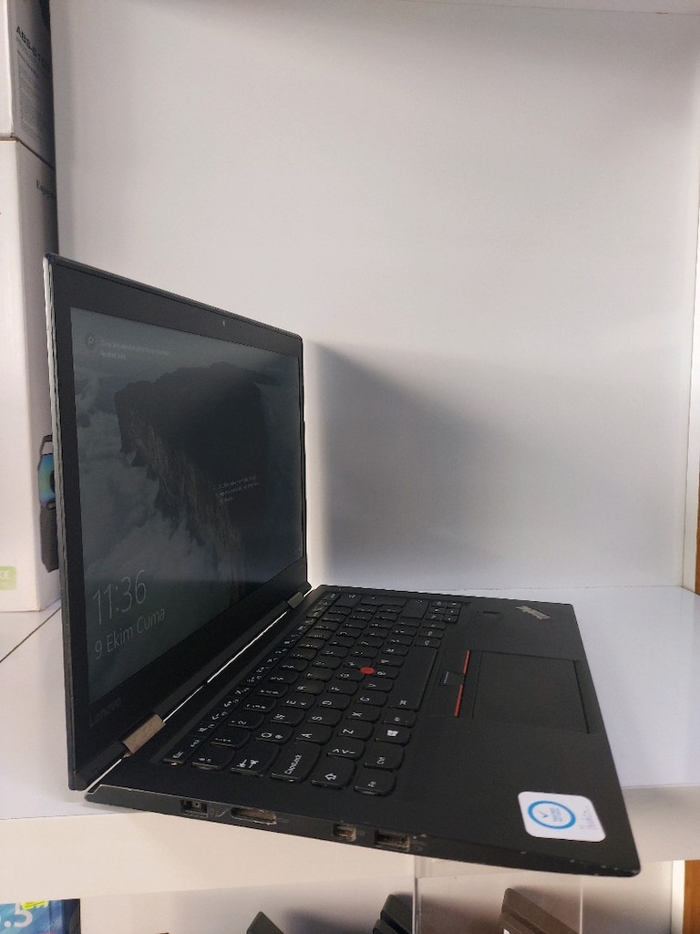 Lenovo Thinkpad X1 Carbon Gen 4 Laptop - 7