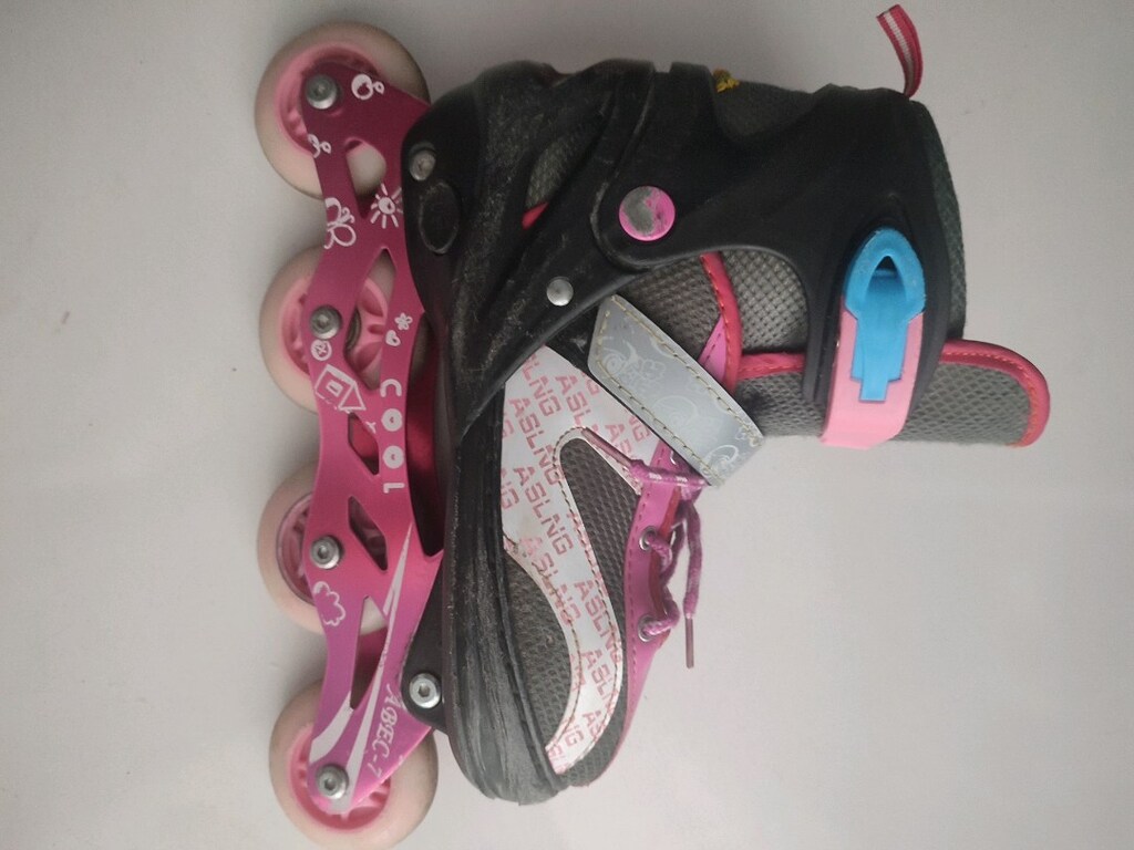 Pembe ve Siyah Paten - 6
