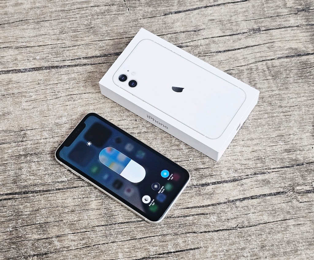 İPHONE 11 - 64 GB ORİJİNAL SORUNSUZ BÜTÜN ÖZELLİKLERİ ÇALIŞIYOR - 5