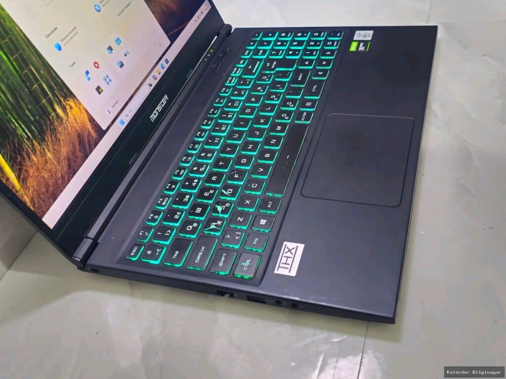 MONSTER GAMİNG LAPTOP. SİFİR AYARİNDA. .İ5 _24 RAM_4GB EK,_120hz,_ssd - 3