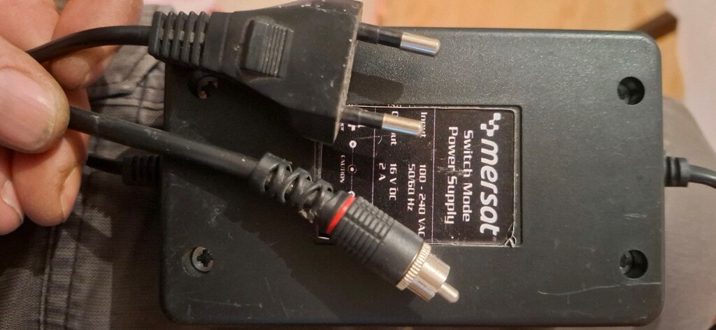 adaptör.mersat 16V 2A RCA girişli - 2