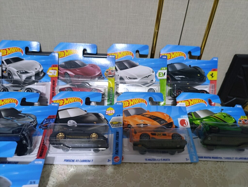 Hot Wheels Renkli Mini Araba Seti - 5