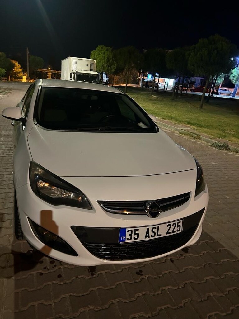 Opel Astra J Sedan - 7