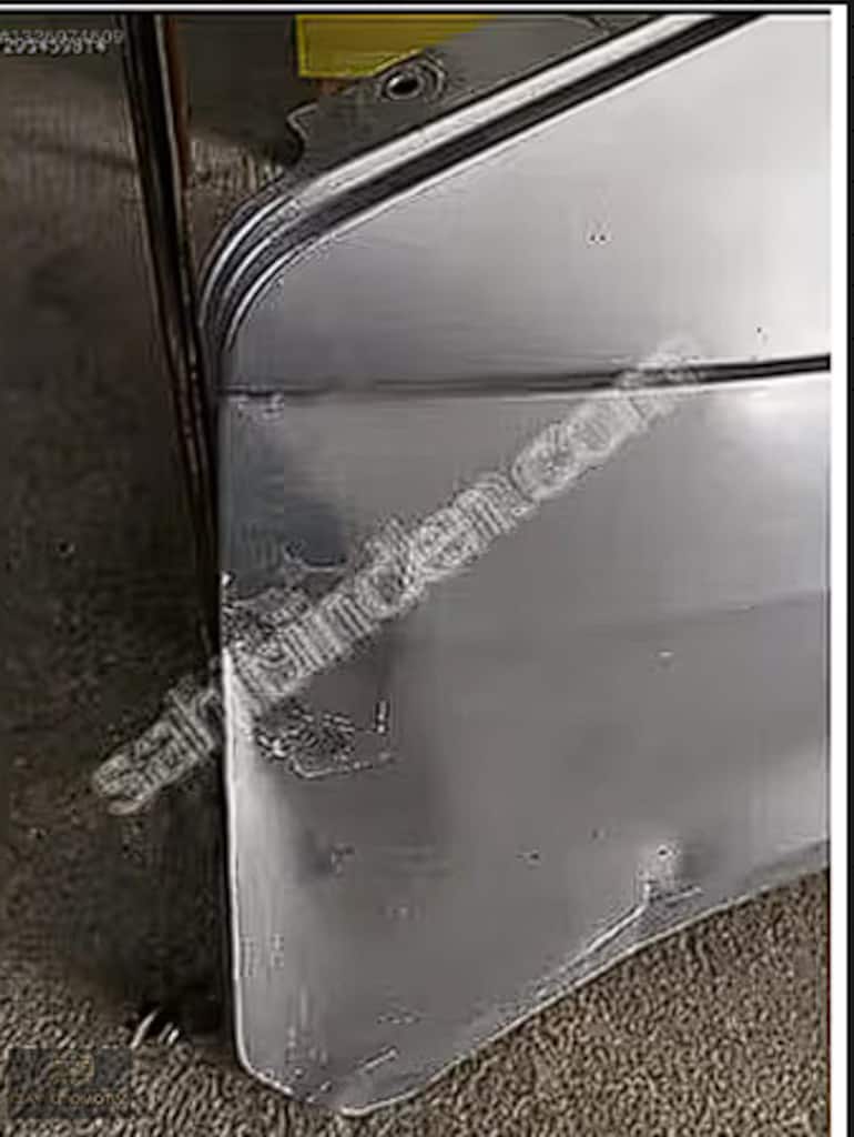VOLKSWAGEN TRANSPORTER T5 SOL ÖN ÇAMURLUK - 3