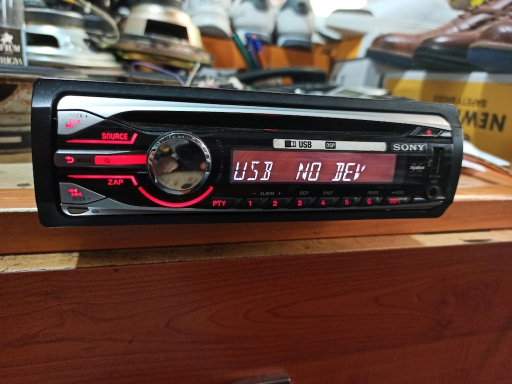 Eski seri Sony USB AUX RADYO CD çift anfi çıkışlı oto teyp sorunsuz - 2
