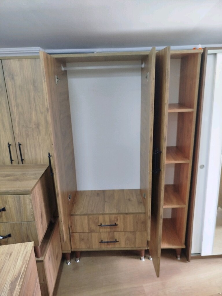 3 KAPAKLI CEVİZ GARDIROBU - 5