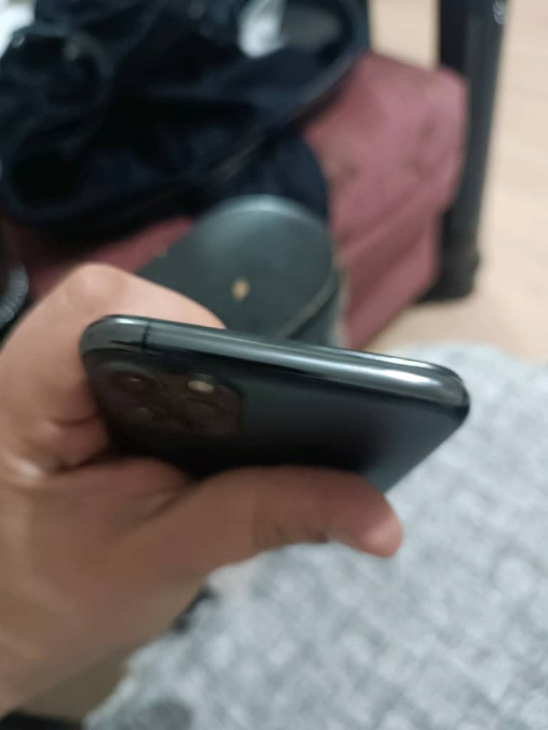 iPhone 11 pro max tr cihazi pazarlık payı vardır - 2