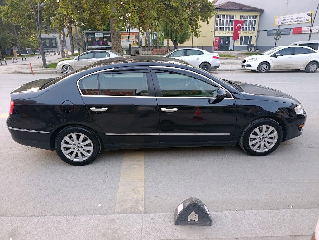 VW Passat 1.6 FSI Benzinli - 3
