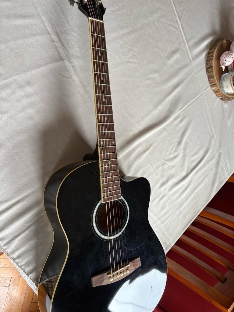 Masterwork Siyah Akustik Gitar – Kılıflı, Sorunsuz - 7