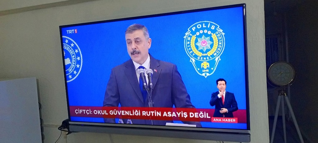 sıfır ayarında Arçelik full HD 43inç 109 ekran tv - 2
